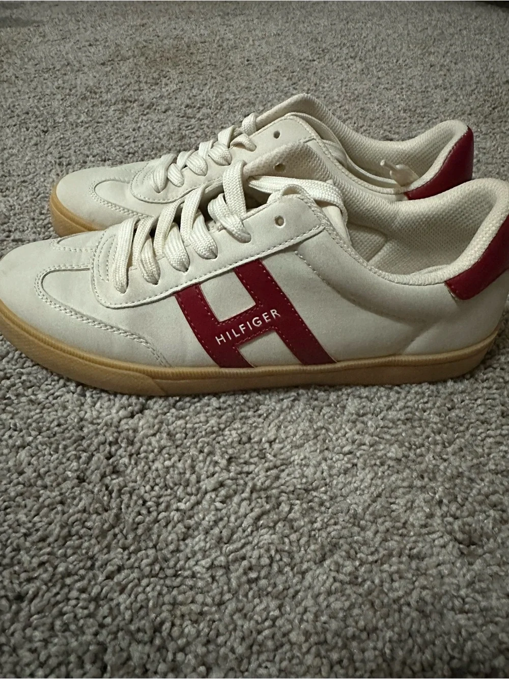 Tommy Hilfiger women’s Cream & Red Low-Top Sneakers